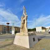Superiamo alcune opere scultoree, anch�esse realizzate per i Giochi del Mediterraneo...(foto di Nicola Velluso)